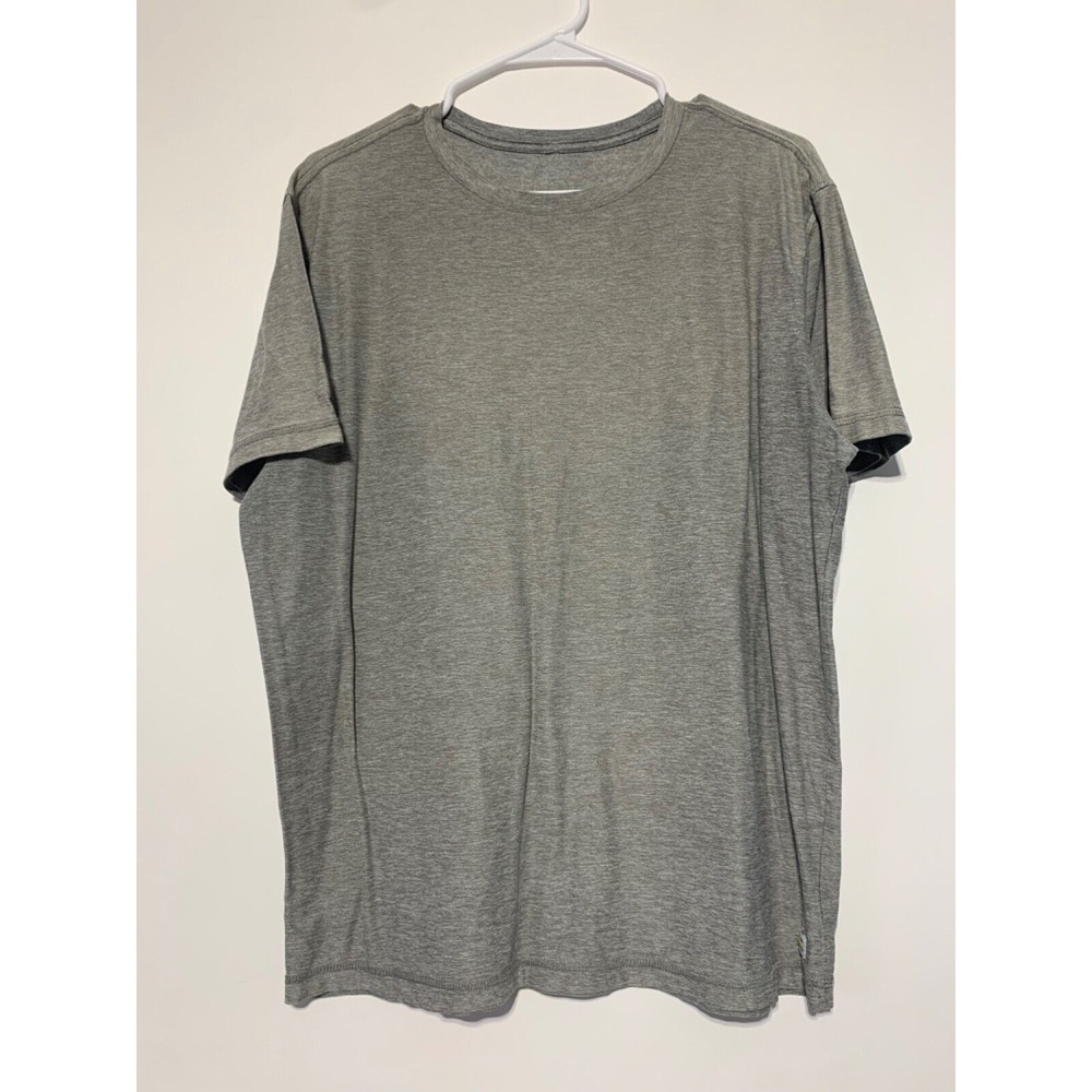 Vuori Mens Grey Strato Tech Performance Tee Short Sleeve Shirt Cut Tag Holes